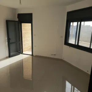130 m2 3 Bedrooms Apartments for Rent in Ramallah and Al-Bireh Ein Musbah