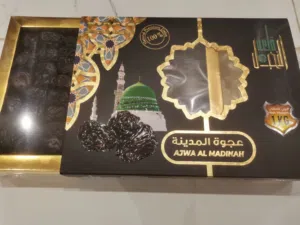 تمور عجوة المدينه المنوره
