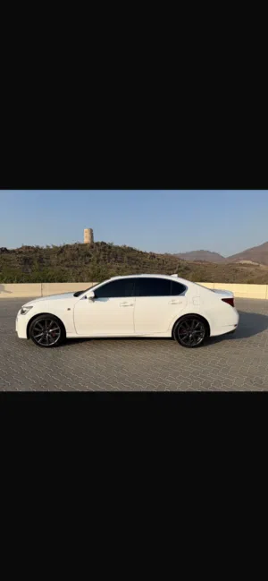 لكزس جي اس 2015