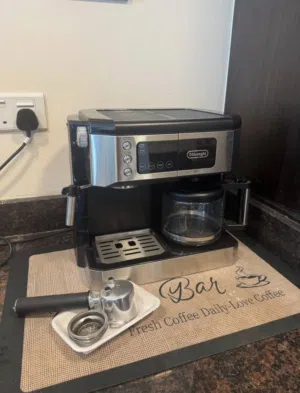 De Longhi All-in-one Coffee & Espresso Machine COM532M