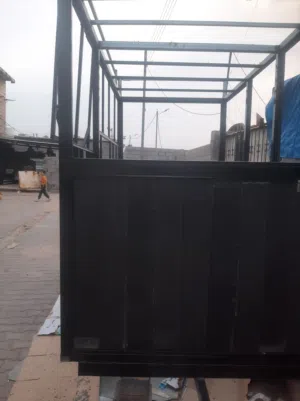 كشك متنقل للبيع حسب طلب الزبون