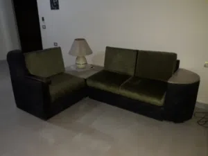 صالون للبيع