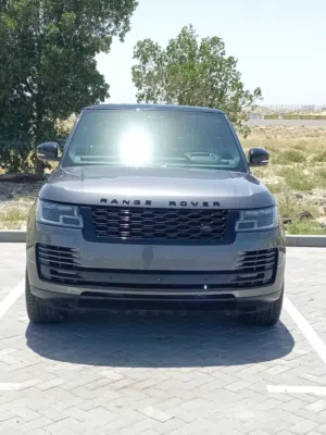 سيارة رنج روفر فوج HSE مستعمل للبيع في سوق الحراج  الشارقة نموذج 2018. نتعامل بالكاش، و البنك....