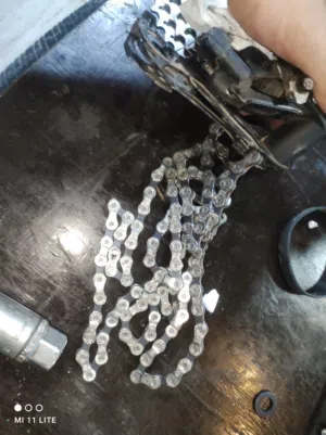 بكرة عشرة غيار حنزير مستعمل خفيف  بوكس بس برغي واحد ما بركب او برغي طويل ول النقالة البرغي ضايع