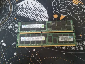 قطعتين رام ddr 3 بسعر ممتاز قابل للتفاوض بالبسيط ، الوصف مهم