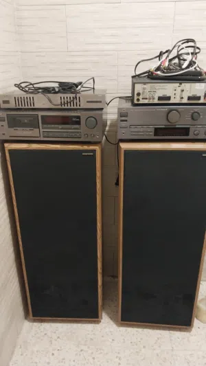 جهاز صوتيات JVC مع سماعات شبه وكالة