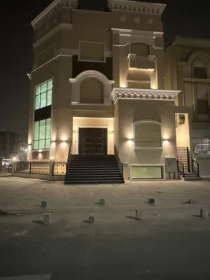 400 m2 More than 6 bedrooms Townhouse for Sale in Farwaniya West Abdullah Al-Mubarak