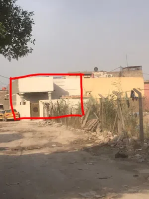 السلام عليكم بيت في البصرة منطقة العالية قرب المدارس يحتوي على غرفتين الاولى 4*6 و الثانية 4*4