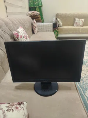 شاشه قيمنق مستعمله اسبوعين