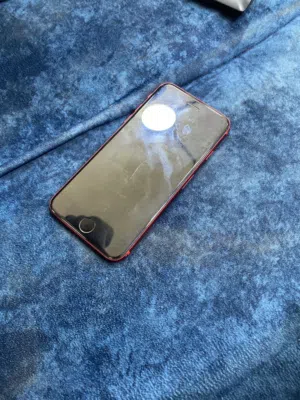 Apple iPhone SE 64 GB in Amman