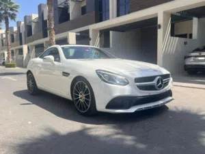 Dhs 72,500/= Mercedes SLC 200 AMG - 2020 - Gulf Specs - بحالة ممتازة جداً - خليجي فل اوبشن