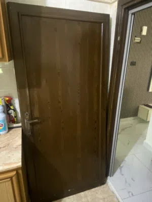 باب خشب للبيع