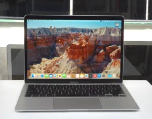 MacBook Air 13 2020 i3 8GB Ram 256GB SSD لابتوب ابل