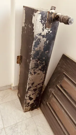 للبيع تانكي  سل استيل كبير يصلح للبنزين او الماي والاساس ماي مستخدم للسياره او الطراد الخ