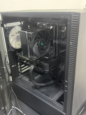 للبيع بي سي