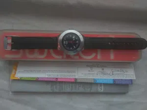 ساعه سواتش بكل ملحقاتها كامله شراء من الوكيل المصري swatch yns420
