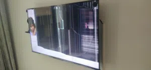 smart hisense tv, U6G, broken screen