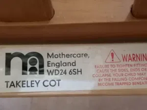 تخت بيبي زان من mothercare england بحاله متوسطه