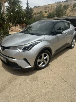 Toyota C-HR 2018 وارد مركزيه و مالك واحد