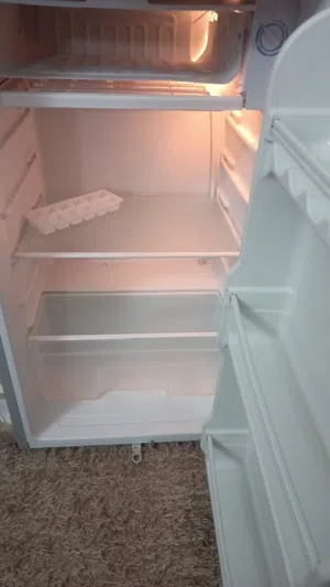 ثلاجه مكتب