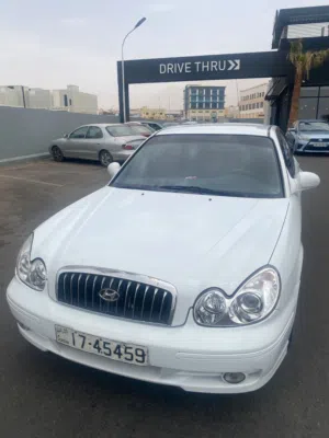 سيارة هيونداي سوناتا موديل 2004 بأعيدي دهان كامل بحالة ممتازة مرخصة وبميزات حديثة