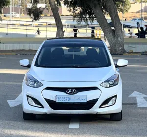 هيونداي i30 GT موديل 2015 سياره ربي يبارك فوق درجه أوله خاليه من ابسط العيوب ربي يبارك متشكي من شي