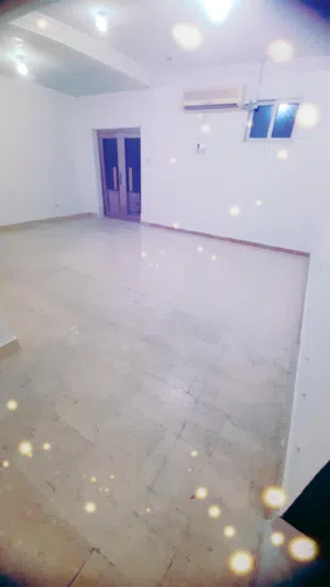 للايجار شقه غرفه وصاله بالمرور خلف جمعية ابوظبى