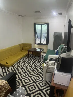 مشاركة سكن مؤقت لمدة شهرين