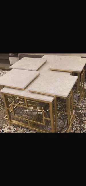 طاولة شبة جديد نظيف قابل لتفاوض. الوصف مهم