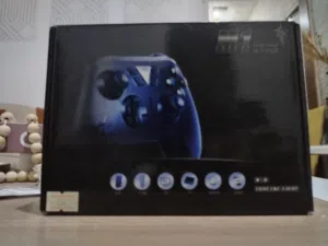 يد تحكم ألعاب M1 متعددة المنصات(PC /XBOX) - شبه جديدة مع الكرتونة