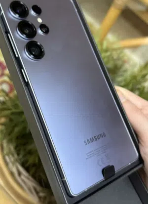 هاتف galaxy s25 ultra 256 جديد مختم وارد المملكة العربية السعودية النسخة المعدومه بسعر عرطه