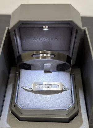 اسوارة ميسكا MESSIKA TITANIUM