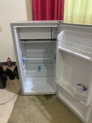 ثلاجة مكتبية