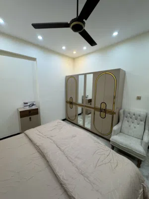 شقه مفروشه VIP  فول موصفات تقع شارع فلسطين