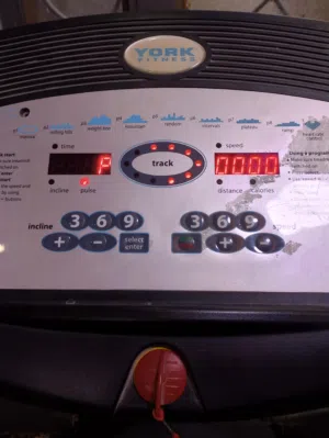 جهاز المشي امريكي  York Fitness T200.
