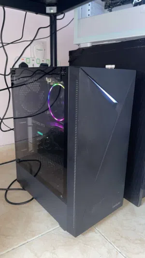 PC للبيع بمواصفات ممتازه