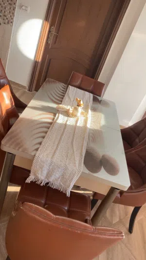 طاولة سفره مع كراسيها