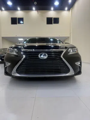 ليكزس es 350 مستعملً مواصفات أمريكية كلين تايتل للبيع