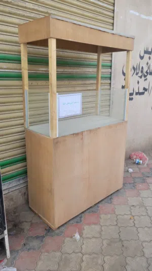 بسطة لبيع الحلويات / عصيرات  / عطورات   ( السعر  50000  الف قابل للتفاوض )