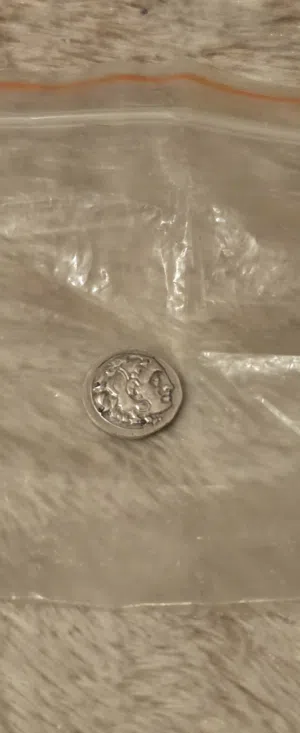 عمله قديمه  جدا عمرها اكثر من 400 سنه فضه بسعر مميز جدا