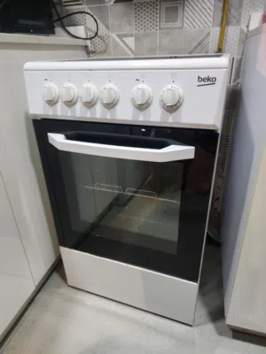 Beko freestanding electric oven and cooker - good working condition