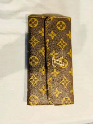 Louis Vuitton women Wallet for sale