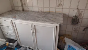 مطبخ وعليه رخام للبيع
