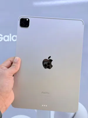 iPad Pro(M2 4th Generation 11inch) 128gb Shop Warranty One Month it's Very Clean Good Condition