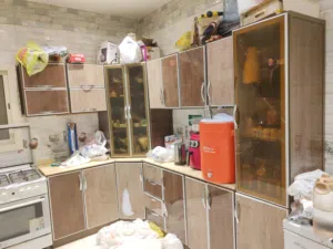 مطبخ المنيوم نظيف جدا