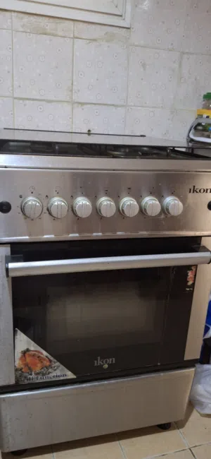 IKON cooking range with 4 burners