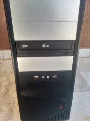 كمبيوتر للبيع
