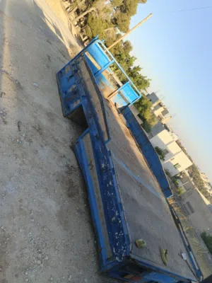 سطحة تركب على 813 او 814 طول 5 ونص