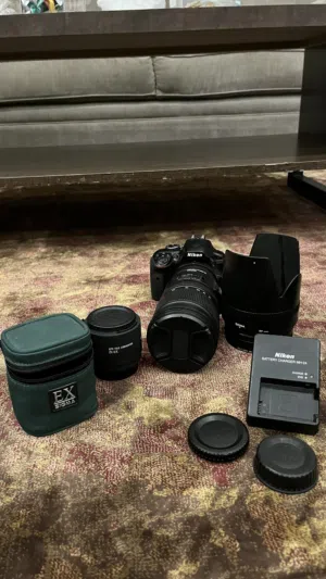 موجود nikon 3400d مع عدسة 70/200 +sigma Teleconverter x2 اذا عندك شي تبدل ويايي ابه كلمني خاص