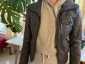 Only جاكيت جلد